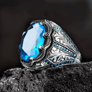 Anello da Cocktail H417 per Uomo in Argento 925 con Cristallo Blu e Strass, Gioiello Raffinato da Regalo - Product Image 5
