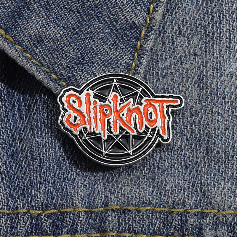 Red Letter Music Cartoon Metal Brooch Pin Creative Rock Band Lapel Pin for Clothing and Accessories for Valentine's Day