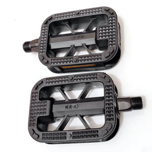 Pedales de Bicicleta de Plataforma de Plástico Negros Antideslizantes con Eje de Acero, Accesorios Multiusos para Bicicleta - Product Image 1