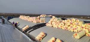 Utilisation industrielle <span class=keywords><strong>60mm</strong></span> R1.3 Couverture isolante pour toitures Feuille légère en fibre <span class=keywords><strong>de</strong></span> <span class=keywords><strong>verre</strong></span> Rouleau <span class=keywords><strong>de</strong></span> mousse d'aluminium avec matériau en fibre <span class=keywords><strong>de</strong></span> <span class=keywords><strong>verre</strong></span> - Product Image 6