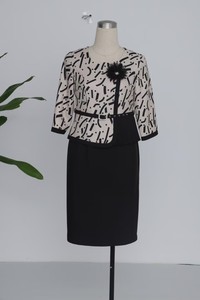 Ensemble de robe deux pièces élégante pour femmes, grande taille, imprimé géométrique bleu sarcelle, avec ceinture et manches trois quarts, jupe crayon longueur genou - Product Image 6