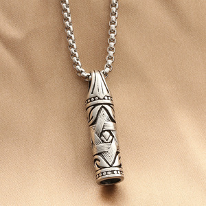 Yunnique-collar con colgante geométrico de acero inoxidable para hombre, estilo Punk, forma de estrella, acabado pulido - Product Image 1