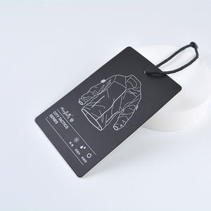 Venta al por mayor diseño negro prenda Swing Hany etiqueta etiquetas de papel personalizado 1000g 2000G etiqueta colgante gruesa - Product Image 3