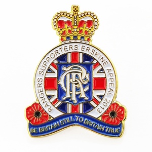 Fabricant de badges, conception personnalisée, logo de marque de mode, épingles à revers en émail, épingles en émail personnalisées en forme de couronne - Product Image 1