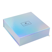 Enveloppe magnétique holographique personnalisée Crown Win Boîte rigide Coffret cadeau pour soins de la peau cosmétiques Doublure en papier laser Éponge plastification mate