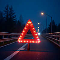 Triangle d'avertissement réfléchissant Floding de lumière LED rouge Outils d'urgence-Triangle d'avertissement