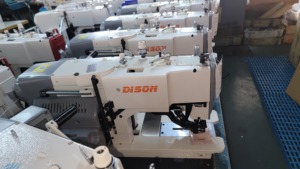 Máquina de <span class=keywords><strong>Coser</strong></span> Ojaladora de Transmisión Directa DS-781F 781FS para Ojales Rectos - Product Image 4