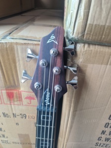 高品质颈部贯穿身体左手电贝司吉他，主动拾音器 - Product Image 5