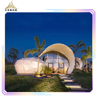 Tente de luxe extérieure pour glamping, structure en membrane tendue PVDF, architecture en forme d'escargot, hôtel de tentes préfabriquées