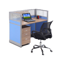45 Ensembles de chaises de bureau minimalistes en PVC argenté et bleu ciel, en forme de barre, avec cloisons de poste de travail doubles pour quatre personnes, pour le bureau