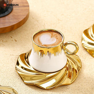 ชุดถ้วยกาแฟและจานรองสไตล์ตุรกีขอบทองหรูหราทันสมัยถ้วยเซรามิกรูปคลื่นชุบทองแพคเกจของขวัญ - Product Image 1