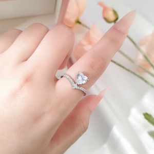 Anillo de Plata de Ley S925 con Corazón y Circonita Cúbica, Personalizable, para Mujer, para Boda, Compromiso o Fiesta - Product Image 2