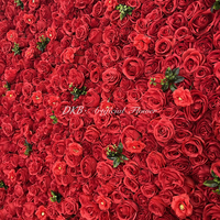 Nouveau panneau de fond mural en feuilles tropicales et roses artificielles en soie rouge foncé 3D enroulable pour événements de mariage
