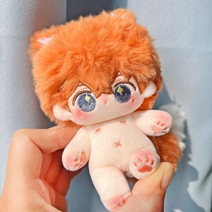 ผู้ผลิตตุ๊กตาผ้ากำมะหยี่แบบกำหนดเอง ตุ๊กตาอนิเมะและเคป๊อปขนาด 10 ซม. ทำจากผ้ากำมะหยี่นุ่ม - Product Image 2