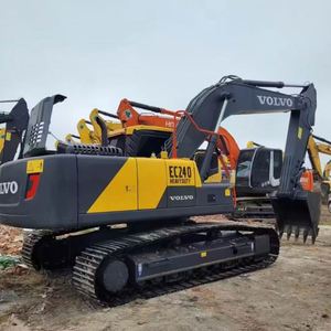 Excavatrice Volvo EC240 d'occasion, modèle 2023, 24 tonnes, très rentable, certifiée faibles émissions, engin de construction avec moteur et boîte de vitesses - Product Image 2
