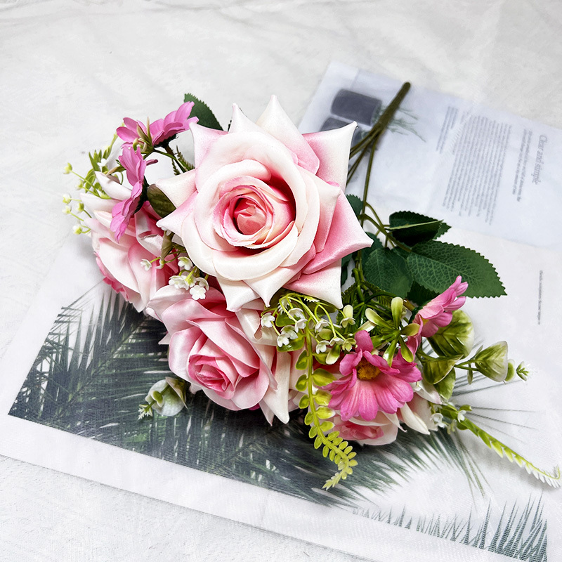 Rosa con el borde blanco