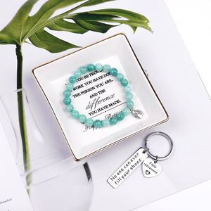 Nouveauté 2024 : Cadeaux de retraite pour femmes, comprenant un gobelet à vin, un bracelet de retraite, une bague, une boîte à bijoux, un porte-clés. Vente en gros. - Product Image 4