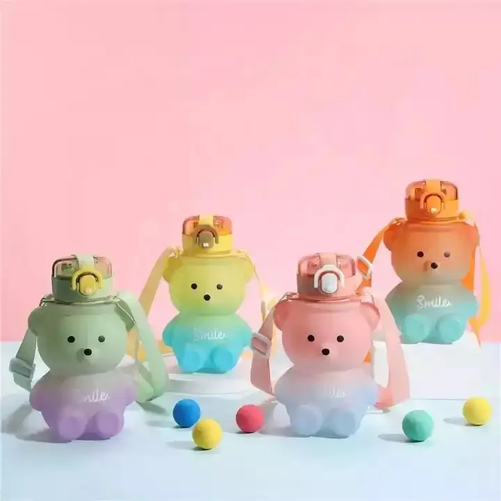 Gradient color bear plastic drink bottle with straw and handle Hot sale Tiktok cute water bottle girls plastic cup gourds