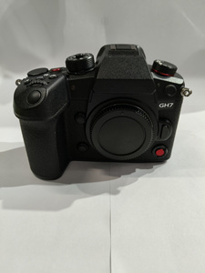 Appareil photo hybride Lumix GH7 25,2 MP, enregistrement vidéo 4K, 95 % neuf, boîtier d'appareil photo numérique d'occasion uniquement - Product Image 3