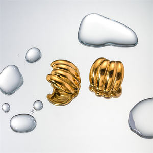 Luoyan nouveauté boucles d'oreilles funky plaqué or 18 carats en acier inoxydable forme de <span class=keywords><strong>banane</strong></span> boucles d'oreilles Huggie bijoux à la mode - Product Image 4