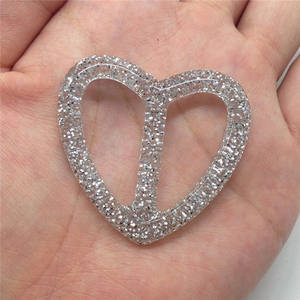 Stock de fábrica directo blanco personalizado en forma de corazón ajustable resina liberación hebilla al por mayor día <span class=keywords><strong>palabra</strong></span> hebilla - Product Image 3