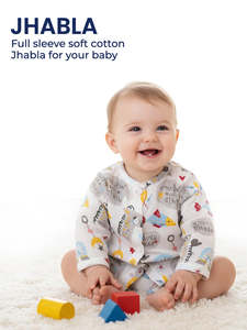 Set de Regalo para Bebé Polka Tots Mulmul, Combo de Artículos Esenciales de Muselina de Algodón Suave para Recién Nacidos con Babero, Manoplas, Gorro, Envoltura y Juguete - Product Image 2