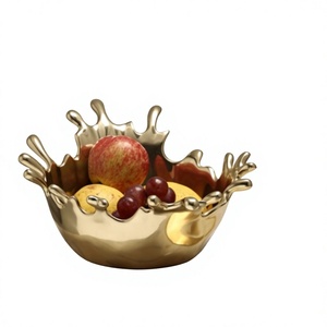 Frutero metálico hecho a mano con acabado dorado pulido, diseño ondulado, tazón para servir alimentos, tazón decorativo dorado para decoración de vajilla de boda - Product Image 1