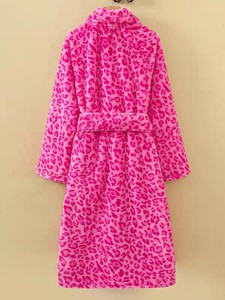 Accappatoio in Peluche con Stampa Leopardata, Lungo e Spesso in Flanella, <span class=keywords><strong>Pigiama</strong></span> Casual da Donna, Abbigliamento Caldo per Casa, Primavera, Autunno e Inverno - Product Image 2