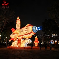Lanterne personnalisée en forme de fusée, lanterne chinoise en soie pour l'extérieur, lanterne spatiale LED étanche pour les spectacles de parcs à thème