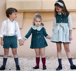 Vestido Casual para Niñas Pequeñas con Cuello de Volantes a Cuadros, Ropa Infantil Sólida con Decoración de Botones, ODM, Combinación para Hermanos, Temporada Otoño-Invierno - Product Image 3