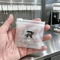 Sacs à fermeture éclair en PVC givré de haute qualité personnalisés pour bijoux, réutilisables, imperméables, avec impression de logo et anneaux