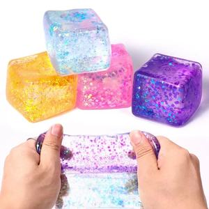 Juguete Antiestrés de Gelatina con Purpurina en Forma de Cubo de Hielo, 12 Unidades por Caja, 5.5cm, Juguetes Sensoriales para Aliviar el Estrés - Product Image 2
