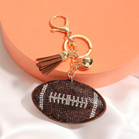 Llavero con patrón de rugby de diamantes de imitación brillantes, novedad, colgante de borla brillante para bolso, venta al por mayor, para uso diario