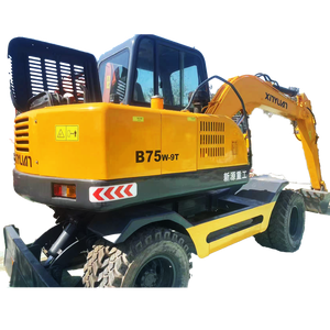 Champion XINYUAN B75 Tired Excavator 8Ton Wheeled Excavator 95% New Hydraulic for Report Used Engine Pump - Product Image 1