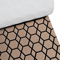 Revêtement de sol marin en mousse EVA KT GuoMei à texture hexagonale diamantée, 94,5 x 43,3 pouces, bicolore marron clair sur noir, feuille entière