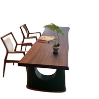 Fabrik-Großhandel Luxuriöser Bubinga Massivholz-Esstisch mit Naturkante Zeitgenössisches Design für Zuhause, Apartment, Park