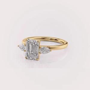 ผู้ผลิตแหวนหมั้นเพชรทรงเหลี่ยมมรกตสามเม็ด ทองคำขาว/ทองคำขาวผสมทองคำชมพู 18K - Product Image 2