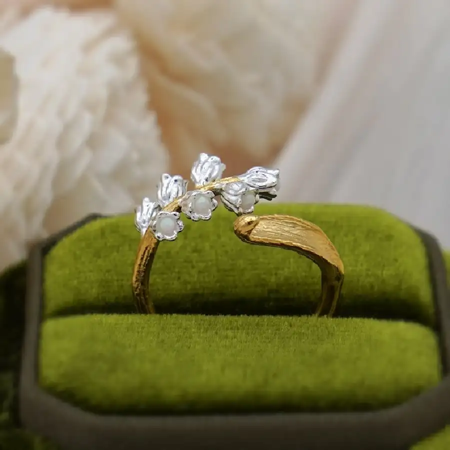 Lelie Van De Vallei Tweekleurige Ring Dames Franse Kleine Verse Bloem Elegant High-End Open Koperen Wijsvinger Ring Goud Zilver