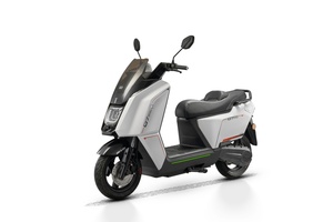 High Capacity <b>Battery</b> 8500W Scooter 74V Adult Scooter Motorcycle No Gas Needed - Product Image 4