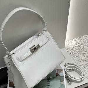 Sac à bandoulière élégant en cuir de vachette pleine fleur avec texture cuir, design tendance, polyvalent, pour le quotidien et les cosmétiques - Product Image 2