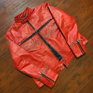 Chaqueta gótica de motociclista en cuero rojo con diseño personalizable y transpirable - Product Image 1
