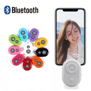 Mini Cámara Inalámbrica Universal con Bluetooth, Control Remoto con Botón Disparador para Teléfono Celular - Product Image 4