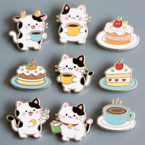 Épinglette Anime Personnalisée Esprit de Renard Émail Souple et Dur Placage Arc-en-ciel Laiton Logo Personnalisé Cadeau - Product Image 1