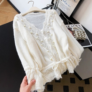 Cardigan en tricot blanc à col en V et manches longues avec pompons et détails en dentelle, coupe ample pour femme, style automne - Product Image 1