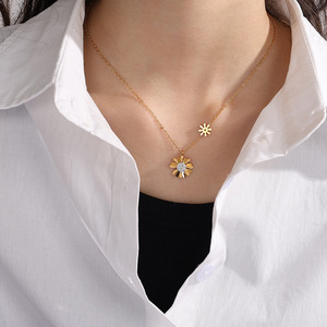 สร้อยคอเดซี่ไทเทเนียมสตีลสไตล์ยุโรปอเมริกัน ชุบทอง 18K ประดับเพชรแบบฝัง สร้อยสแตนเลส ของขวัญเครื่องประดับ - Product Image 4