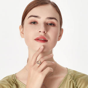 Anillo de compromiso de plata con diamantes Eternal Love para mujer, con diseño de flor, banda grabada con la inscripción 'Siempre contigo' T0644 - Product Image 3