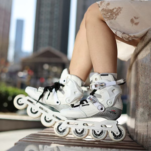 <span class=keywords><strong>Patines</strong></span> en Línea de Estilo Libre de Alta Calidad con <span class=keywords><strong>4</strong></span> <span class=keywords><strong>Ruedas</strong></span> de Fibra de Carbono <span class=keywords><strong>para</strong></span> Adultos, Ninja Blanco/Guerrero Negro HXJ, <span class=keywords><strong>para</strong></span> Hombre y <span class=keywords><strong>Mujer</strong></span> - Product Image 1