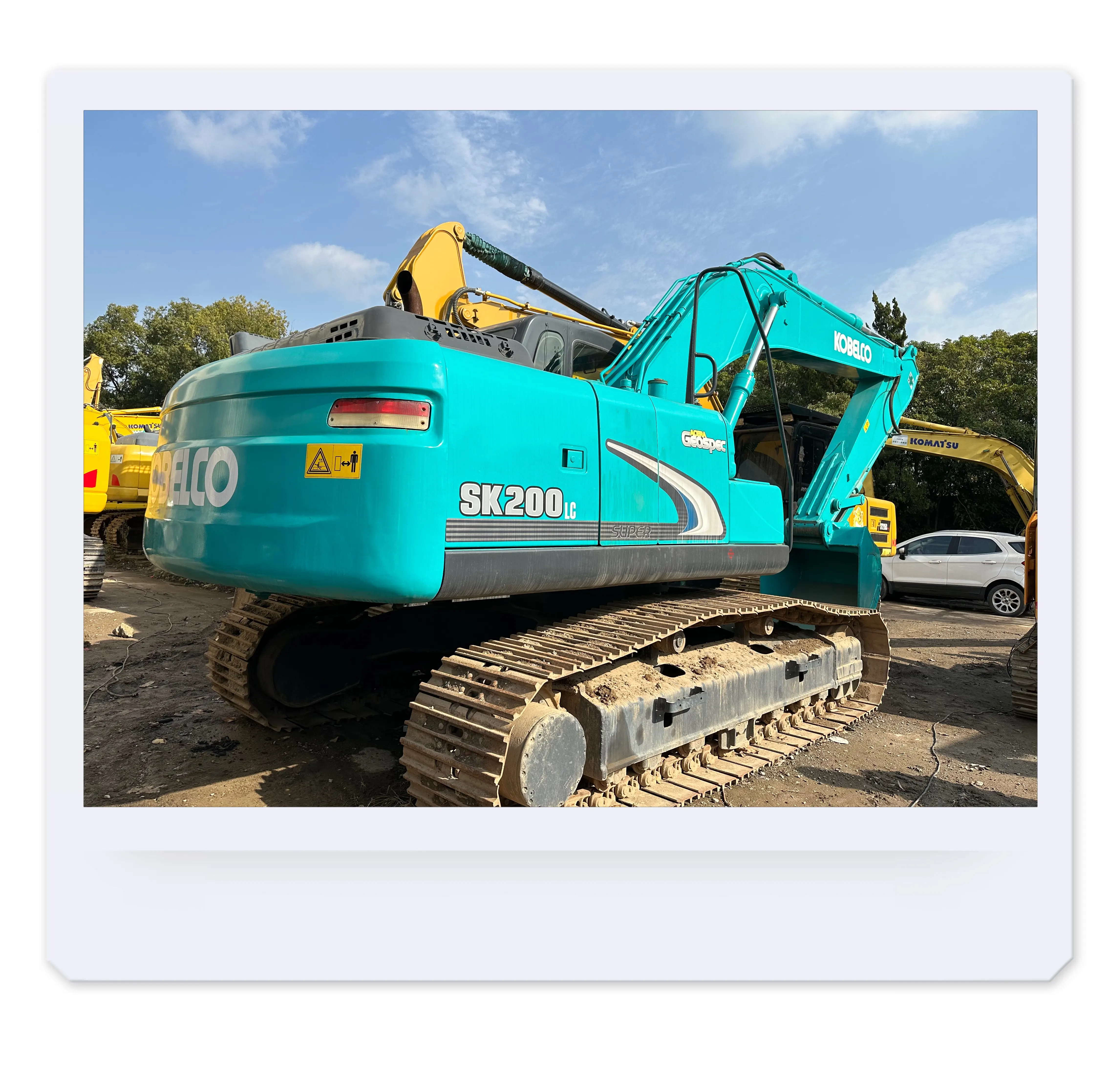 للبيع بالجملة حفار مجنزر هيدروليكي مستعمل طراز SK200-8 من شركة Kobelco موديل SK30/60/75/120/135/140/200/210/350sr