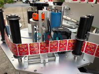 Machine d'étiquetage automatique des bouteilles plates, face avant et face arrière |   Applicateur d'étiquettes double face