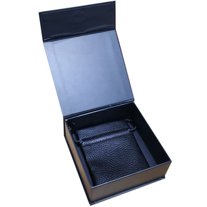Caja Cosmética Negra de Alta Gama Personalizada con Cierre Magnético, Caja de Embalaje para Encendedores, Mini Caja de Regalo para Perfume - Product Image 1